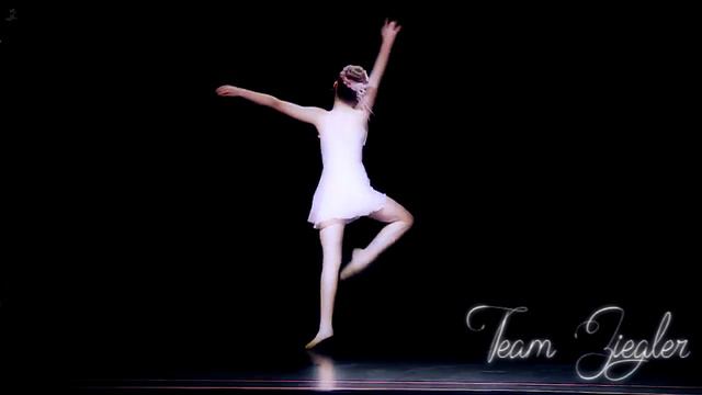Maddie Ziegler // Derniere Danse [RP Solo] смотреть онлайн