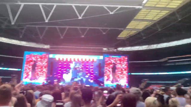 Cake by the ocean part 1 - Jonas brothers live @ Summertime ball, Wembley Stadium 2023 смотреть онлайн
