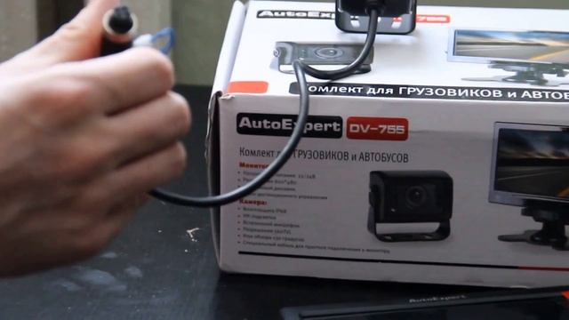 Обзор телевизора (монитора) с камерой для автобусов и грузовиков AutoExpert DV 755