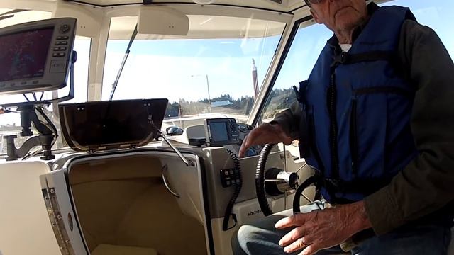 Pre-Owned 2009 Bayliner 2359 Trophy Demo