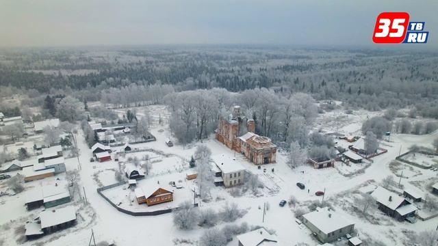 В Сокольском районе восстанавливают старинную Ильинскую церковь смотреть онлайн