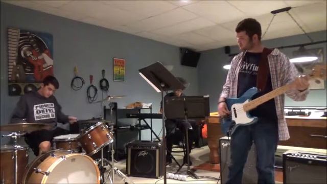 Benjamin Bruneau UNT Bass Audition: Funk-The Chicken смотреть онлайн