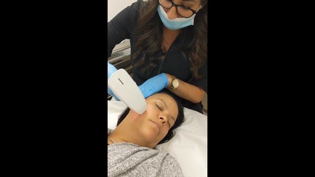 Venus Versa™ skin resurfacing in action. смотреть онлайн