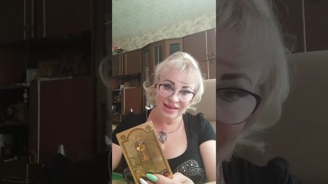 ОН МЛАДШЕ, Я СТАРШЕ, ЧТО БУДЕТ К НАС? смотреть онлайн
