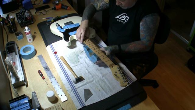 Squier Affinity Telecaster fret level & setup... смотреть онлайн