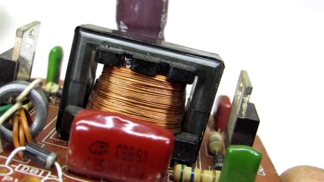 Как сделать блок питания из эконом лампы смотреть онлайн