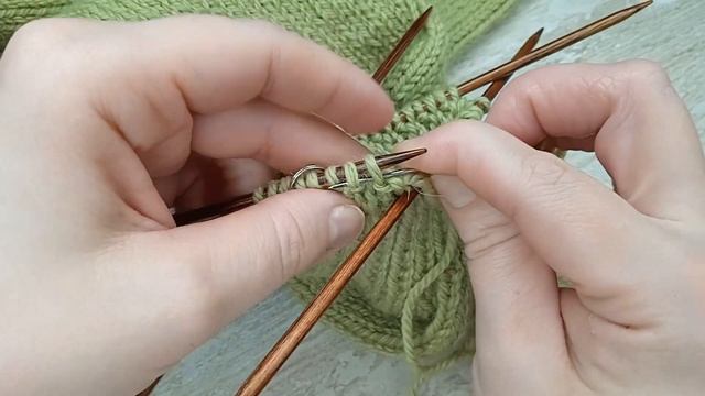 Эластичное закрытие петель. Закрытие петель иглой. Как закрыть петли спицами. Мастер класс. МК смотреть онлайн