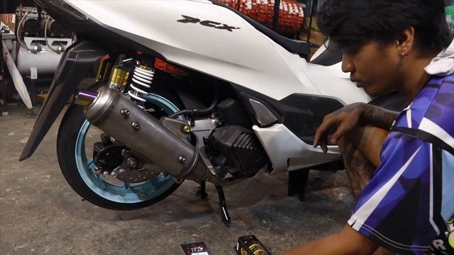 1ST SAMPLE JVT PIPE V3 PCX 160 ? | NOT YOUR ORDINARY PIPE ?LEZZZGOOOO смотреть онлайн