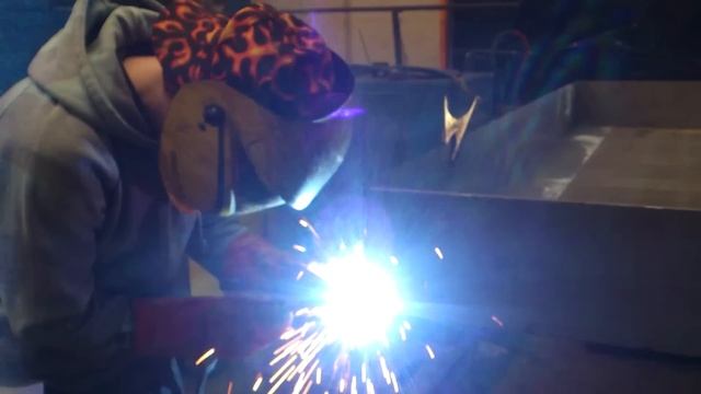 Kemppi Minarc MIG 170 MIG Welding Demo from Westermans смотреть онлайн