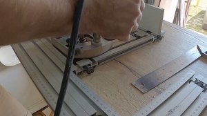 Вентиляционная решетка в декоративной панели кухни