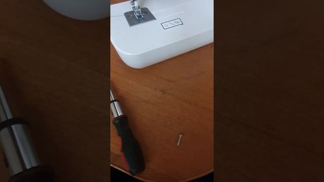 Замена лампочки на швейной машине Brother LS 3125 смотреть онлайн
