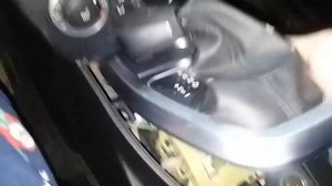 Land Rover LR2/Freelander 2 Shifter Removal, Spring Replacement, Indicator Light Alignment, Part1