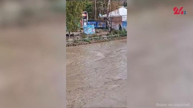 На Иссык-Куле селевой поток затопил город Чолпон-Ата и несколько сел смотреть онлайн