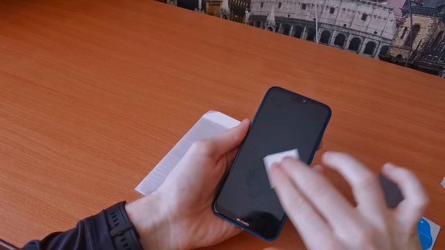 Как правильно клеить защитное стекло на экран смартфона смотреть онлайн