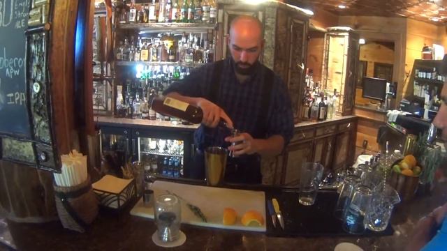 Bespoke Cocktails With Zach Blair of the Whiteface Lodge смотреть онлайн