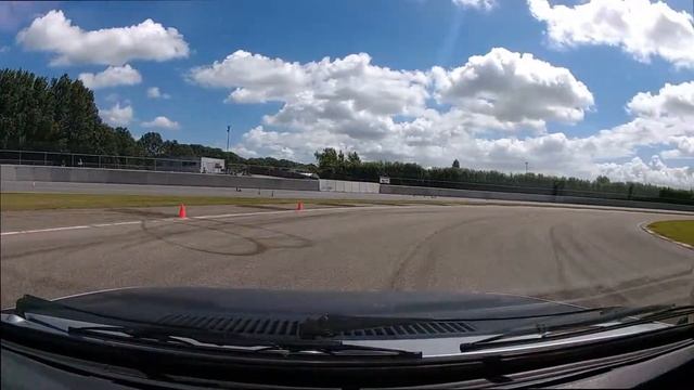 Onboard Ford Escort Mk3 Zetec 1.8 Lelystad Circuit смотреть онлайн
