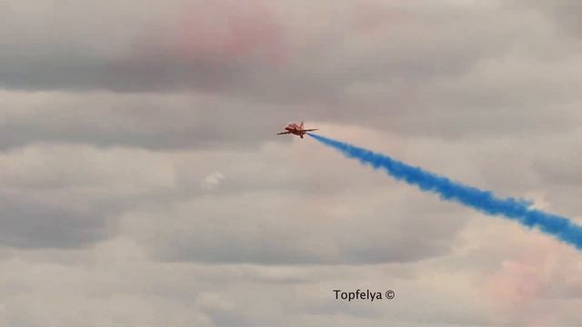 Precise Aerobatics Red Arrows Royal Air Force highly popular manoeuvres смотреть онлайн