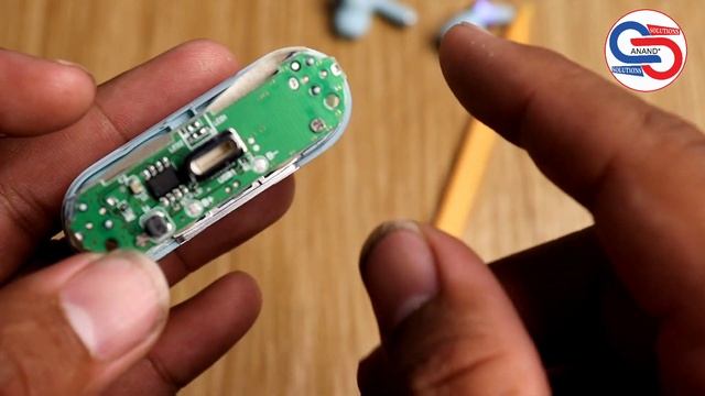 सस्ते Bluetooth Airpods के अंदर क्या होता है | Fake Airpods Pro Inside Teardown! смотреть онлайн