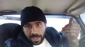 Что означает жест "БОЛЬШОЙ ПАЛЕЦ ВНИЗ" у водителей дальнобойщиков. Многие этого не знают