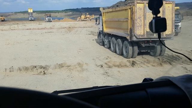istanbul havalimanı; Volvo fmx 500cc otomatik 50 ayak. смотреть онлайн
