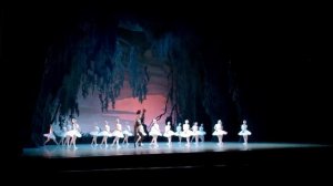 Балет « Лебединое озеро « . Владивосток . Приморская сцена