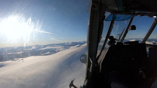 Сажаем вертолет в горах. Высота над уровнем моря Н=2450м. смотреть онлайн