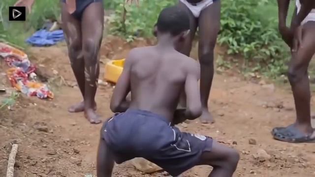 Студенты сельскохозяйственного колледжа Зимбабве сняли видео в поддержку курсантов лётного училища смотреть онлайн