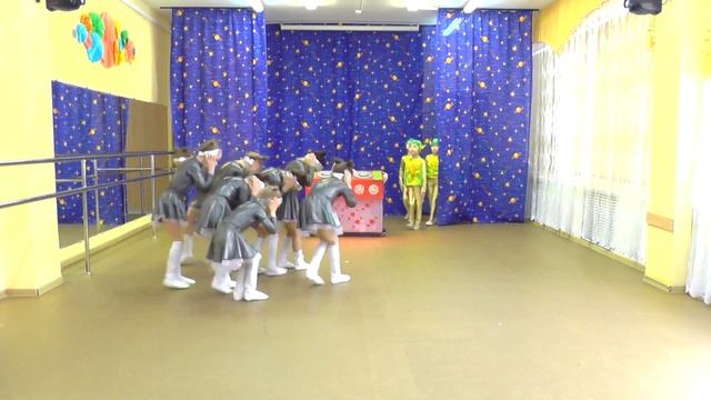 Танцевальный коллектив «Вдохновение», МБДОУ ДС № 2, «Закрути-ка диск диджей...» смотреть онлайн
