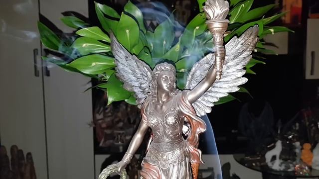 МЕЖДУ СЦИЛЛОЙ И ХАРИБДОЙ... ВЕДЬМИНА ИЗБА ● ИНГА ХОСРОЕВА смотреть онлайн