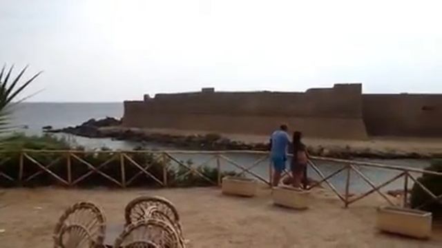 Le castella Beach 1 смотреть онлайн