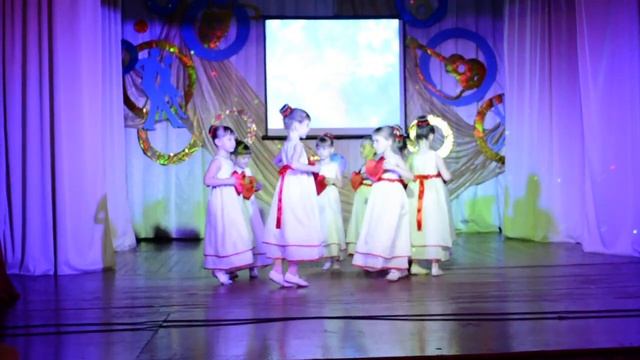 Нежный танец малюток для любимой мамочки на 8 марта смотреть онлайн