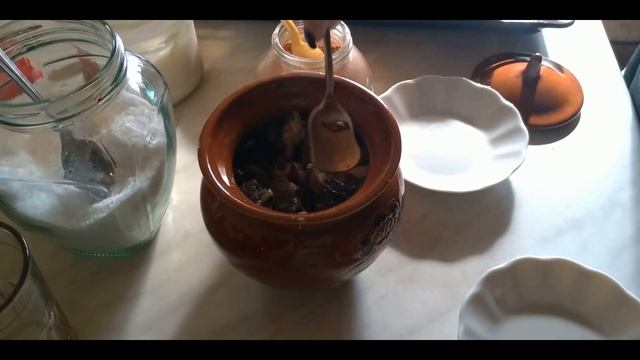 Картофель с курицей и грибами в горшочках. Просто и вкусно. смотреть онлайн