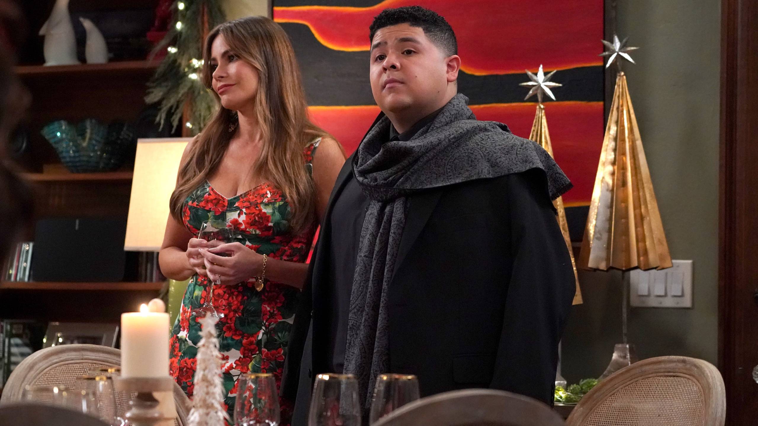 Сериал Американская семейка - 3 сезон 19 серия / Modern Family