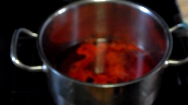 JEFTINO, JEDNOSTAVNO I USPEŠNO FARBANJE JAJA ZA USKRS смотреть онлайн