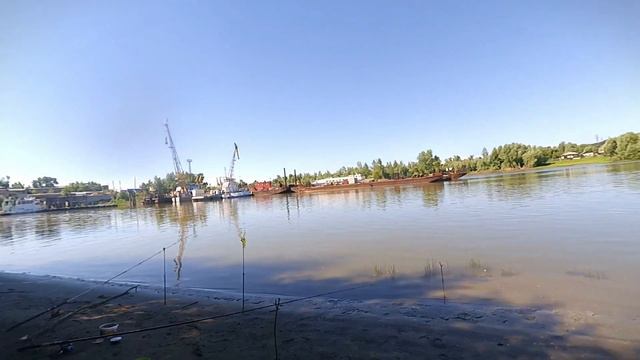 ОДИН ДЕНЬ ДВЕ РЫБАЛКИ Часть 2. РАЗДАЧА ПОДЛЕЩИКА! смотреть онлайн