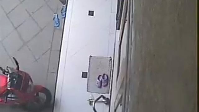 Pencurian Motor di Bekasi Barat (A thief in Harapan Baru, West Java, Indonesia) Kamera 2 смотреть онлайн