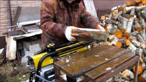 Работа дровокола Чемпион с ножным включением