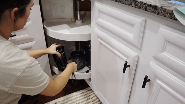 EXTREME KITCHEN ORGANIZATION | DECLUTTER & ORGANIZE #WITHME THE HOME EDIT WAY! смотреть онлайн