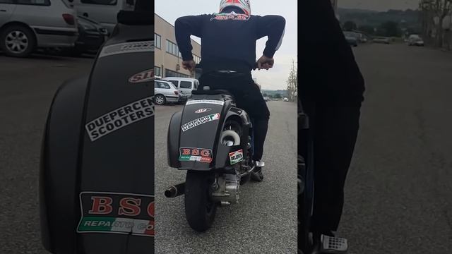 STEFANO SCAURI EXTREME LAUNCH ON 150cc VESPA DRAG смотреть онлайн