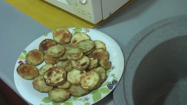 Готовим вкусно. Кабачки с чесноком и майонезом смотреть онлайн