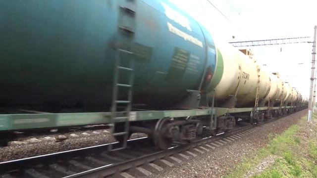 Электровоз ВЛ80С-2109/2164 с грузовым поездом смотреть онлайн