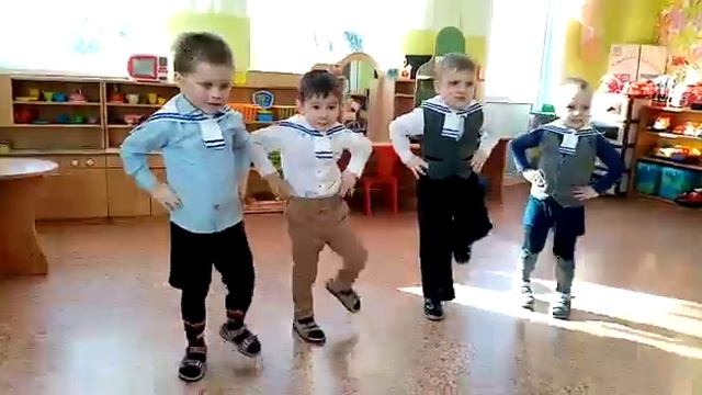 "Танец моряков" в группе общеразвивающей направленности №13 детский сад №16 города Курска смотреть онлайн