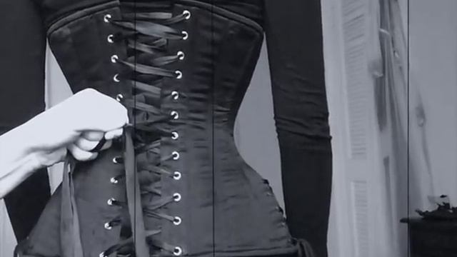 Tying/Hiding Corset Laces