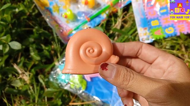 LOOKING FOR TOYS AND UNBOXING TOYS FUN смотреть онлайн