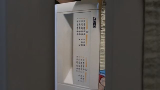 Pralka Zanussi FLS 602 смотреть онлайн