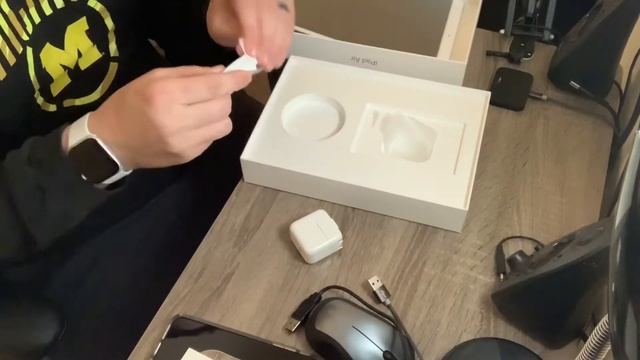 iPad Air 3 (2019) Unboxing and Boot-Up смотреть онлайн