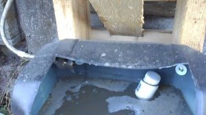 Поилка и кормушка автоматическая для домашней птицы: гусей, куриц, индюков. Своими руками.