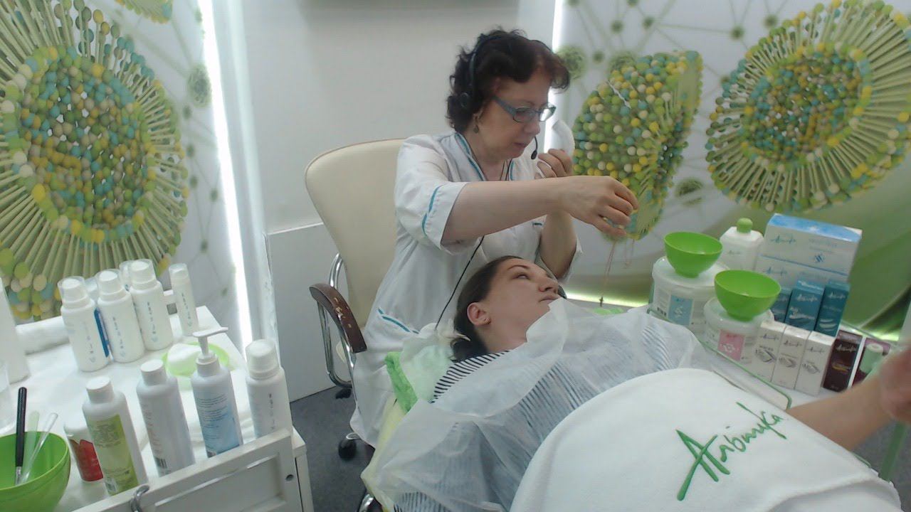 «Глубокая гидратация и восстановление фосфолипидного барьера сухой поврежденной кожи» смотреть онлайн