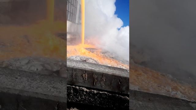 Слив стекловаренной печи в Ардоне. смотреть онлайн