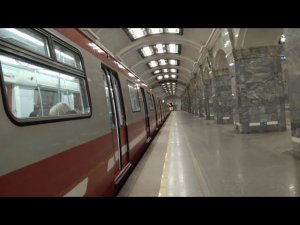 Санкт-Петербург. Станция «Кировский завод». Состав «Юбилейный». 22  февраля 2021